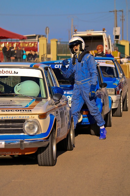 且都展示出 且都展示出